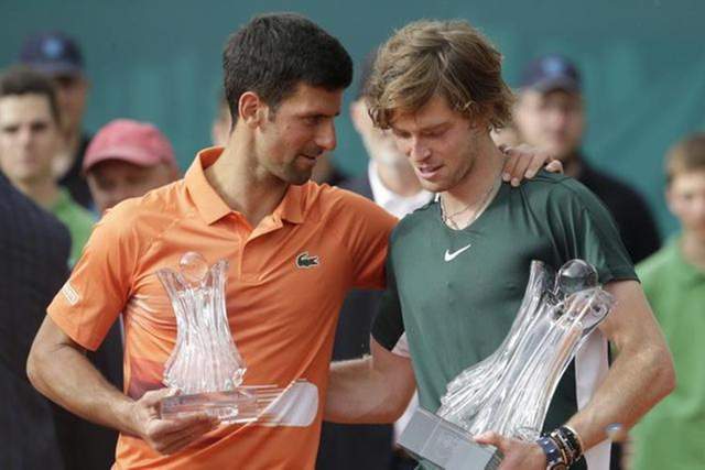 球世界里 球世界里